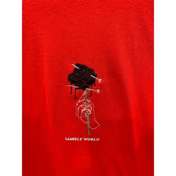 Men's XL Red T-Shirt "Lonely World" Embroidered Graphic Casual Top NWOT - Picture 2 of 3